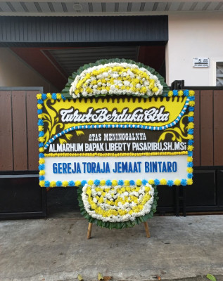 Papan Bunga Duka di Seram Utara Timur Seti